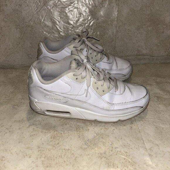 Nike Air Max 90 LTR GS Triple White Lace Up Casual Sneakers Youth Size 6 - Picture 2 of 11